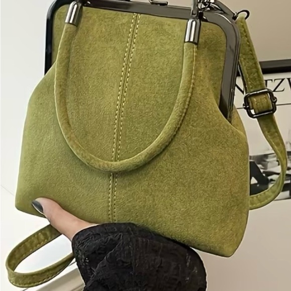 UNIQUE GREEN HANDBAG W/STRAP by Gecko - Picture 11 of 15